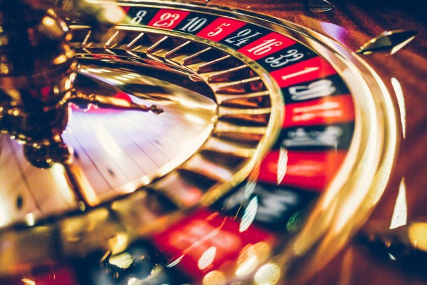 Live-dealer tables on bet cash